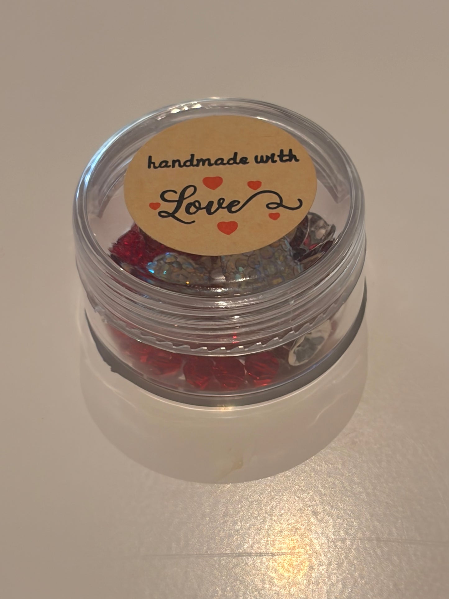 Red charm confetti